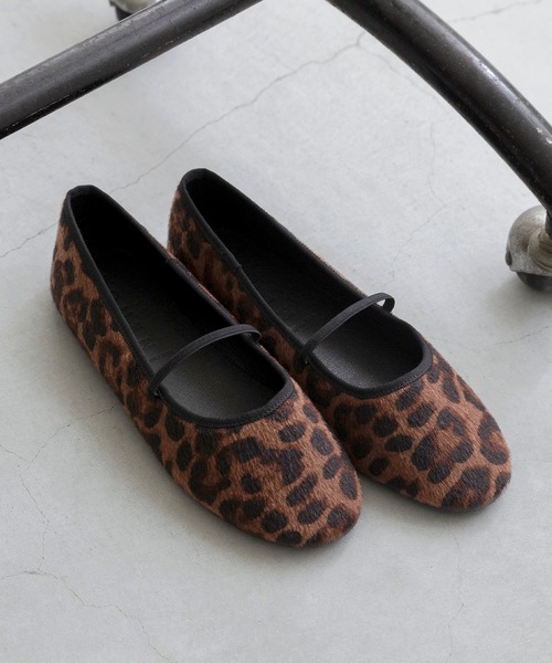 menue(メヌエ)の「ラウンドトゥ ゴムストラップ バレエシューズ(バレエシューズ・レディース・ブラック系その他/ゴールド/ピンク/シルバー/ブラック/ブラック系その他2/ブラウン系その他2/ホワイト系その他/ブラウン系その他/レッド・25.0cm/24.5cm/23.0cm/22.5cm/22.0cm/21.5cm/26.0cm/25.5cm/24.0cm/23.5cm)」の6枚目の写真