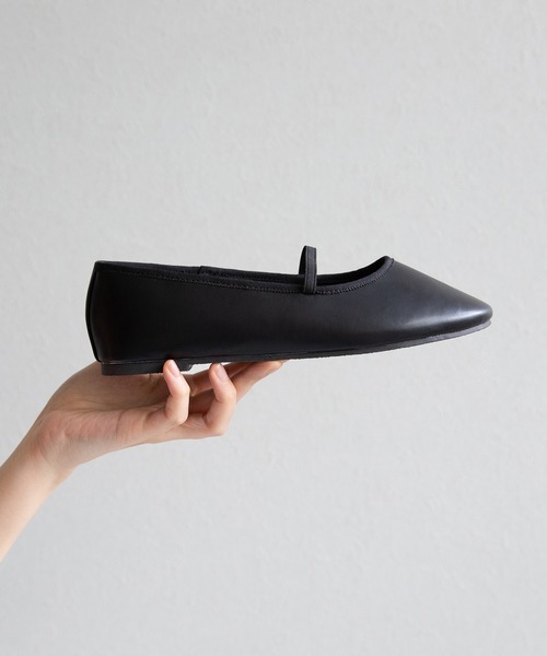 menue(メヌエ)の「ラウンドトゥ ゴムストラップ バレエシューズ(バレエシューズ・レディース・ブラック系その他/ゴールド/ピンク/シルバー/ブラック/ブラック系その他2/ブラウン系その他2/ホワイト系その他/ブラウン系その他/レッド・25.0cm/24.5cm/23.0cm/22.5cm/22.0cm/21.5cm/26.0cm/25.5cm/24.0cm/23.5cm)」の17枚目の写真