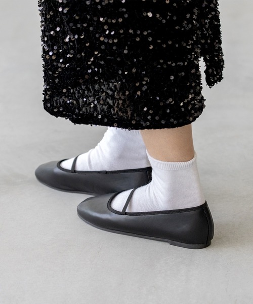 menue(メヌエ)の「ラウンドトゥ ゴムストラップ バレエシューズ(バレエシューズ・レディース・ブラック系その他/ゴールド/ピンク/シルバー/ブラック/ブラック系その他2/ブラウン系その他2/ホワイト系その他/ブラウン系その他/レッド・25.0cm/24.5cm/23.0cm/22.5cm/22.0cm/21.5cm/26.0cm/25.5cm/24.0cm/23.5cm)」の22枚目の写真