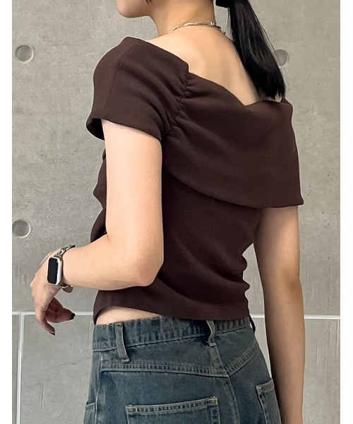 Re:EDIT(リエディ)の「リブカットソーアシンメトリーオフショルトップス(Tシャツ/カットソー・レディース・ブラウン/ホワイト/ブラック・LARGE/MEDIUM)」の17枚目の写真