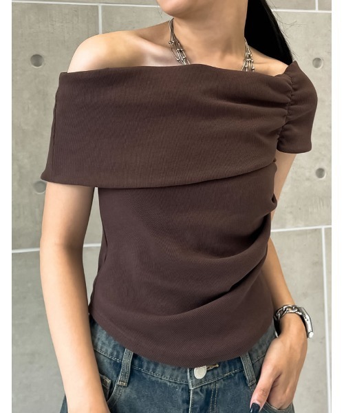 Re:EDIT(リエディ)の「リブカットソーアシンメトリーオフショルトップス(Tシャツ/カットソー・レディース・ブラウン/ホワイト/ブラック・LARGE/MEDIUM)」の19枚目の写真