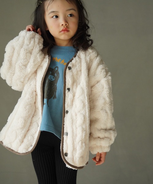 MAKE YOUR DAY（メイクユアデイ）の「模様入り両面ボアカーディガン■80～140cm（カーディガン/ボレロ・キッズ・ベージュ/ブラウン/ブルー/アイボリー・80/90/100/110/120/130/140）」の3枚目の写真