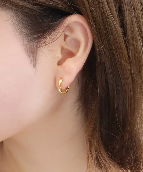 blackdia ocean ニュアンスウェーブピアス・イヤリング（ピアス（両耳