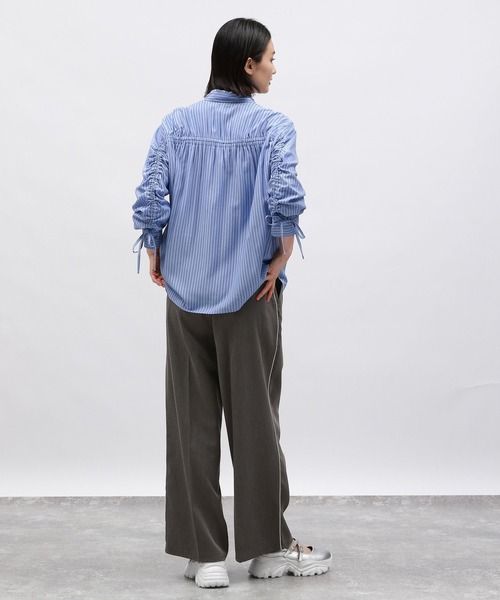 LAKOLE(ラコレ)の「袖シャーリングシャツ2 / 142594(シャツ/ブラウス・レディース・ピンク/アイボリー/ブルー・FREE)」の12枚目の写真