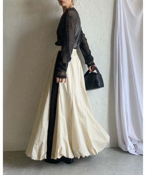 She's Closet(シーズクローゼット)の「ボリュームフレアロングサイドラインナイロンタフタバルーンスカート(スカート・レディース・アイボリー/ブラック/チャコールグレー/カーキ/グリーン系その他・FREE)」の7枚目の写真