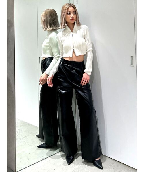 GYDA(ジェイダ)の「フェイクレザーワイドパンツ(その他パンツ・レディース・ブラック・MEDIUM/SMALL)」の2枚目の写真