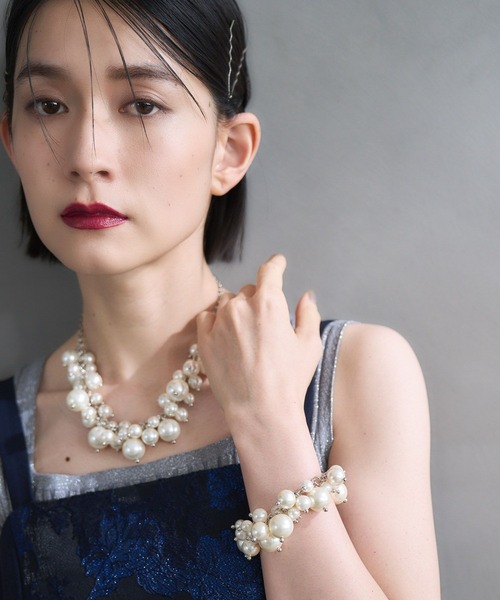 HARE（ハレ）の「ボリュームボールフリンジネックレス(HARE)（ネックレス・レディース・シルバー/ホワイト・FREE）」の4枚目の写真