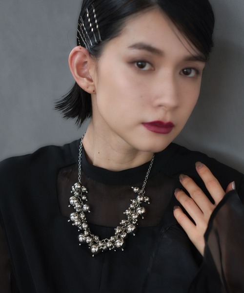 HARE（ハレ）の「ボリュームボールフリンジネックレス(HARE)（ネックレス・レディース・シルバー/ホワイト・FREE）」の7枚目の写真