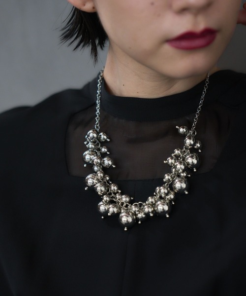 HARE（ハレ）の「ボリュームボールフリンジネックレス(HARE)（ネックレス・レディース・シルバー/ホワイト・FREE）」の9枚目の写真