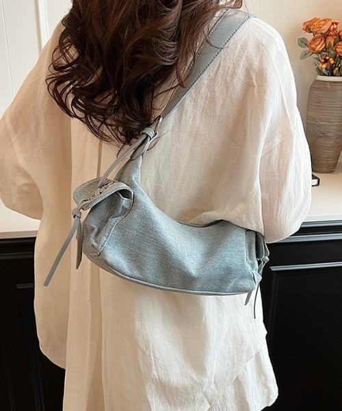 mebole（メボレ）の「サイドポケットレースアップショルダーバッグ（ショルダーバッグ・レディース・ホワイト/レッド/ブラック/ブルー/シルバー・FREE）」の3枚目の写真