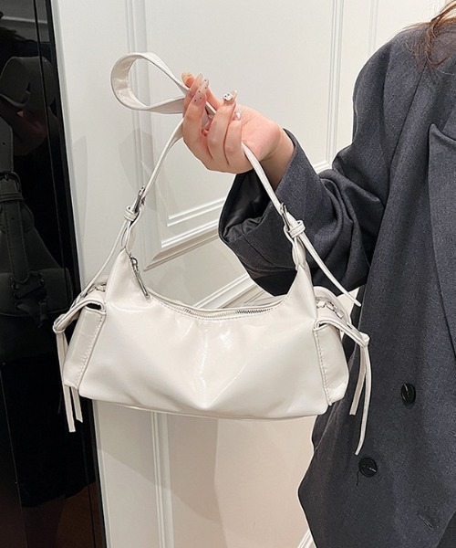 mebole（メボレ）の「サイドポケットレースアップショルダーバッグ（ショルダーバッグ・レディース・ホワイト/レッド/ブラック/ブルー/シルバー・FREE）」の6枚目の写真