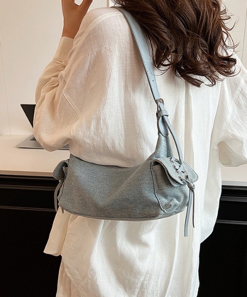 mebole（メボレ）の「サイドポケットレースアップショルダーバッグ（ショルダーバッグ・レディース・ホワイト/レッド/ブラック/ブルー/シルバー・FREE）」の7枚目の写真