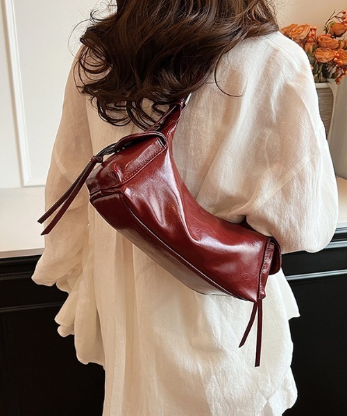 mebole（メボレ）の「サイドポケットレースアップショルダーバッグ（ショルダーバッグ・レディース・ホワイト/レッド/ブラック/ブルー/シルバー・FREE）」の11枚目の写真