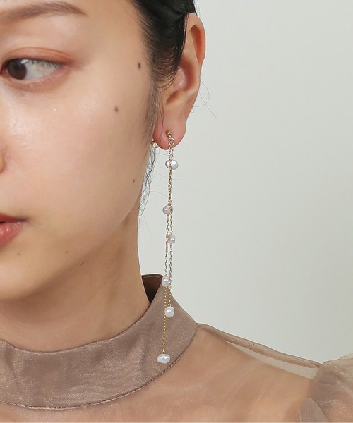 Kana(カナ)の「ロング ダブル チェーン パール ピアス 結婚式 お呼ばれ パーティー オケージョン(ピアス(両耳用)・レディース・シルバー/ゴールド・フリー)」の5枚目の写真