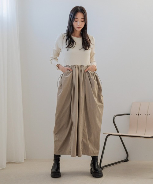 LOWRYS FARM（ローリーズファーム）の「２ＷＡＹＤギャザーポケワンピース　 147349（ワンピース・レディース・ブラック/アイボリー・FREE）」の2枚目の写真