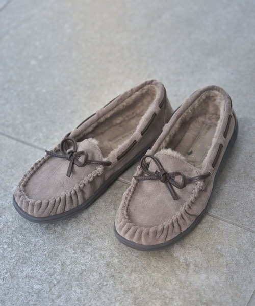 studio CLIP(スタディオクリップ)の「撥水ファーモカシン(モカシン/デッキシューズ・レディース・ライトグレー/グレー/ベージュ/ブラック・SMALL/LARGE/MEDIUM)」の2枚目の写真