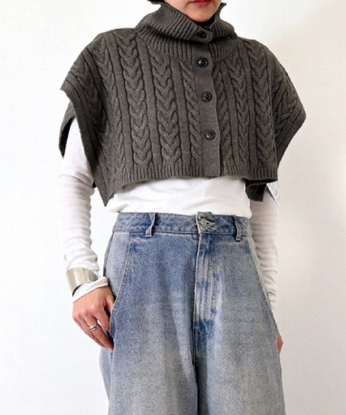 STYLEBLOCK（スタイルブロック）の「ケーブル編みニットクロップドトップス（ニット/セーター・レディース・ライトベージュ/ブラック/チャコールグレー・M）」の3枚目の写真