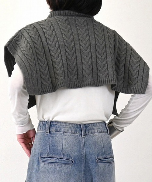 STYLEBLOCK（スタイルブロック）の「ケーブル編みニットクロップドトップス（ニット/セーター・レディース・ライトベージュ/ブラック/チャコールグレー・M）」の6枚目の写真