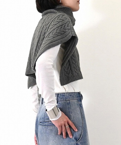 STYLEBLOCK（スタイルブロック）の「ケーブル編みニットクロップドトップス（ニット/セーター・レディース・ライトベージュ/ブラック/チャコールグレー・M）」の7枚目の写真