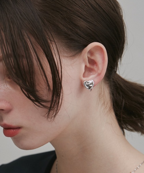ciite' surgical stainless(シーテサージカルステンレス)の「【 金属アレルギー対応 】 ニュアンス ハートイヤリング サージカルステンレス (両耳用)(イヤリング・レディース・シルバー/ゴールド・FREE)」の2枚目の写真