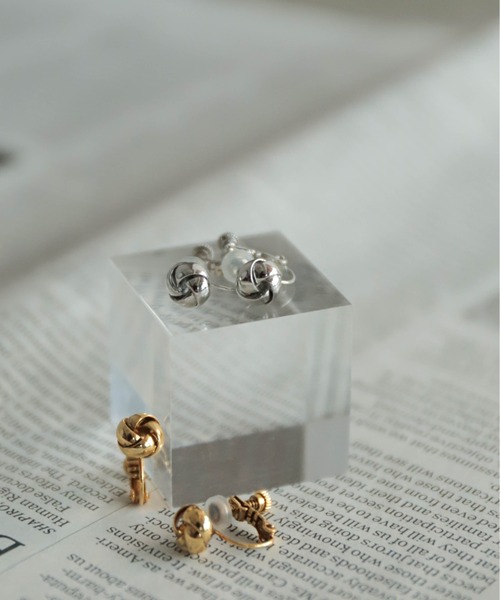 rapiecage(ラピエサージュ)の「プチウールマークイヤリング(イヤリング・レディース・シルバー/ゴールド・FREE)」の2枚目の写真