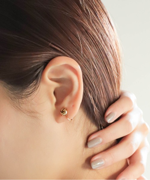 rapiecage(ラピエサージュ)の「プチウールマークイヤリング(イヤリング・レディース・シルバー/ゴールド・FREE)」の1枚目の写真