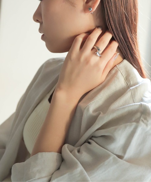 rapiecage(ラピエサージュ)の「プチウールマークイヤリング(イヤリング・レディース・シルバー/ゴールド・FREE)」の5枚目の写真