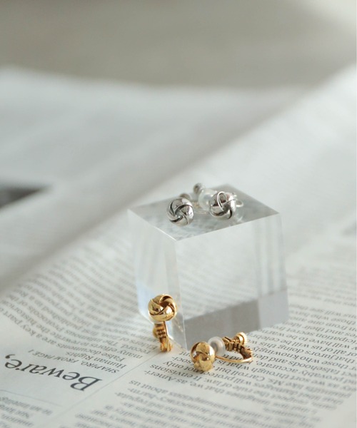 rapiecage(ラピエサージュ)の「プチウールマークイヤリング(イヤリング・レディース・シルバー/ゴールド・FREE)」の10枚目の写真