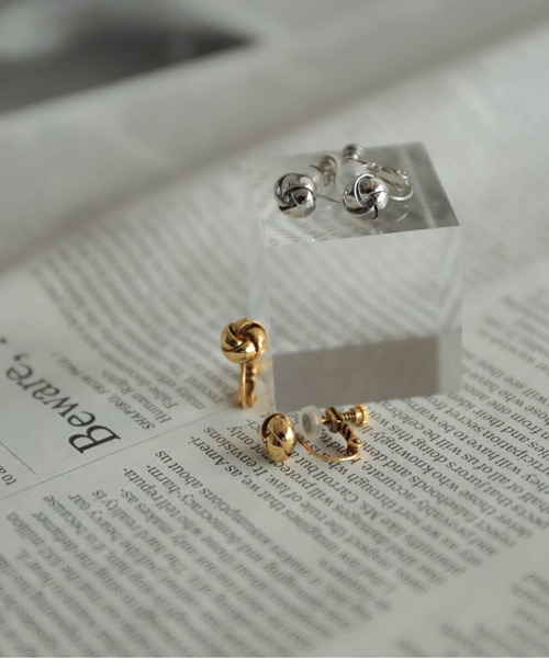 rapiecage(ラピエサージュ)の「プチウールマークイヤリング(イヤリング・レディース・シルバー/ゴールド・FREE)」の9枚目の写真
