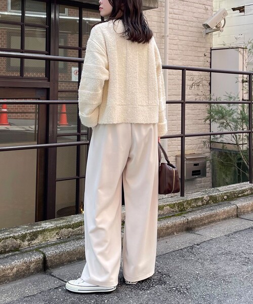 fredy emue（フレディエミュ）の「ブークレニットVネックプルオーバー（ニット/セーター・レディース・ブルー/グレー/アイボリー/レッド・38）」の10枚目の写真