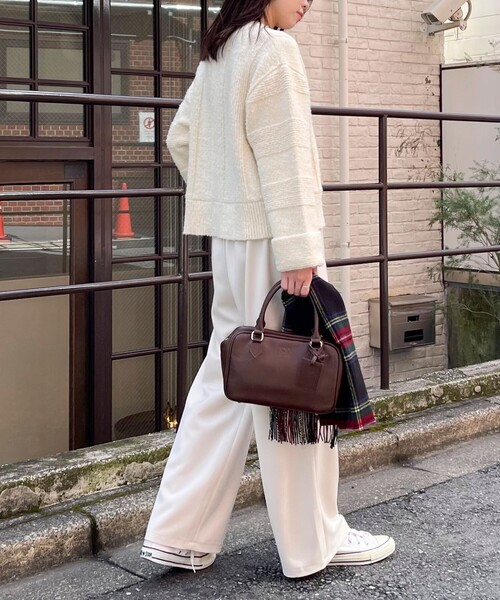 fredy emue（フレディエミュ）の「ブークレニットVネックプルオーバー（ニット/セーター・レディース・ブルー/グレー/アイボリー/レッド・38）」の11枚目の写真