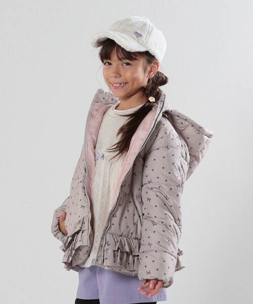 SHOO・LA・RUE（シューラルー）の「◆【110-140cm/撥水】フード2WAY総柄フリルブルゾン（ブルゾン・キッズ・ベージュ系その他3/ブラック系/パープル系1・11/12/13/14）」の2枚目の写真