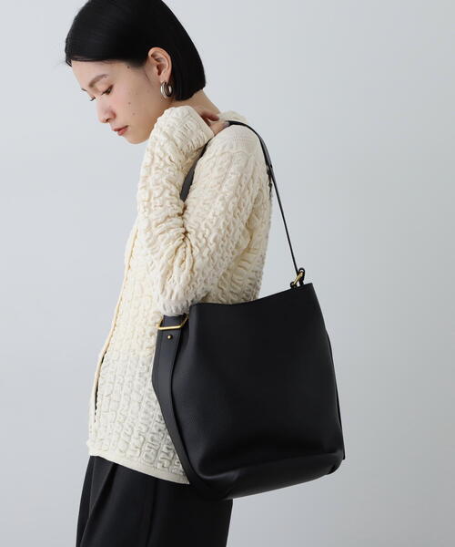 N.（N. Natural Beauty Basic）（エヌエヌナチュラルビューティーベーシック）の「シボフェイクレザーソフトホーボーバッグ（ショルダーバッグ・レディース・ベージュ/ブラック・ﾌﾘ-）」の10枚目の写真