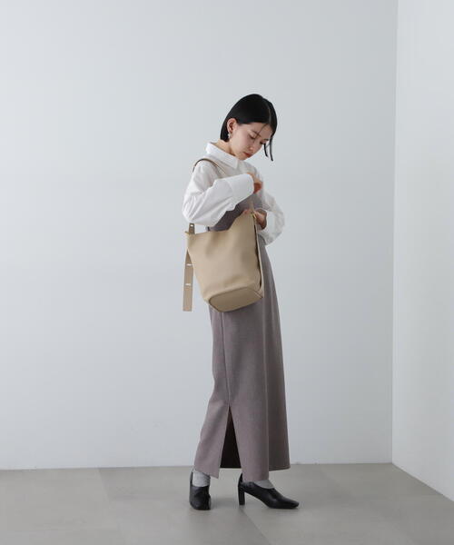 N.（N. Natural Beauty Basic）（エヌエヌナチュラルビューティーベーシック）の「シボフェイクレザーソフトホーボーバッグ（ショルダーバッグ・レディース・ベージュ/ブラック・ﾌﾘ-）」の17枚目の写真