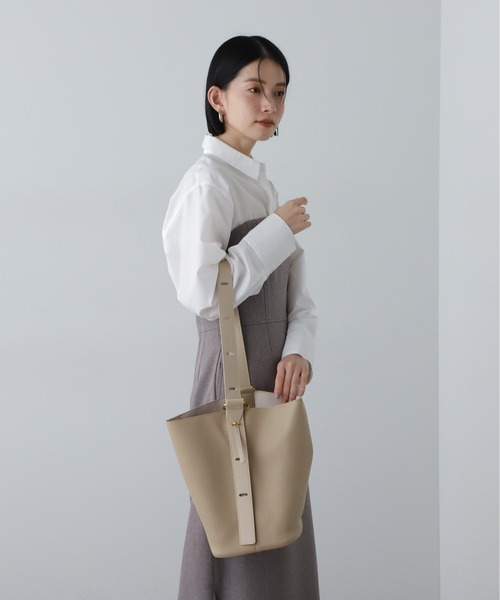 N.（N. Natural Beauty Basic）（エヌエヌナチュラルビューティーベーシック）の「シボフェイクレザーソフトホーボーバッグ（ショルダーバッグ・レディース・ベージュ/ブラック・ﾌﾘ-）」の9枚目の写真