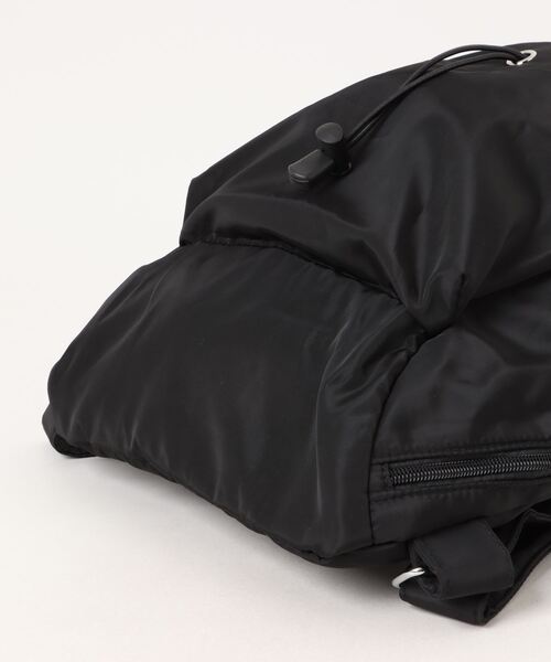 SPINNS(スピンズ)の「ドロスト ミニ バックパック(バックパック/リュック・メンズ・オフホワイト/ブラック・ONESIZE)」の4枚目の写真