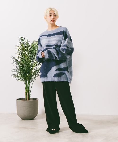 ROUGH TRADE(ラフトレード)の「【ROUGH TRADE/ラフトレード】モヘアライク クルーネックマーブル柄ニット(ニット/セーター・メンズ・グレー系その他/ブルー系その他/オレンジ系その他・MEDIUM/LARGE/X-LARGE)」の9枚目の写真