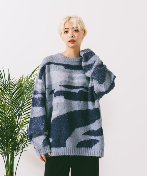 ROUGH TRADE(ラフトレード)の「【ROUGH TRADE/ラフトレード】モヘアライク クルーネックマーブル柄ニット(ニット/セーター・メンズ・グレー系その他/ブルー系その他/オレンジ系その他・MEDIUM/LARGE/X-LARGE)」の10枚目の写真