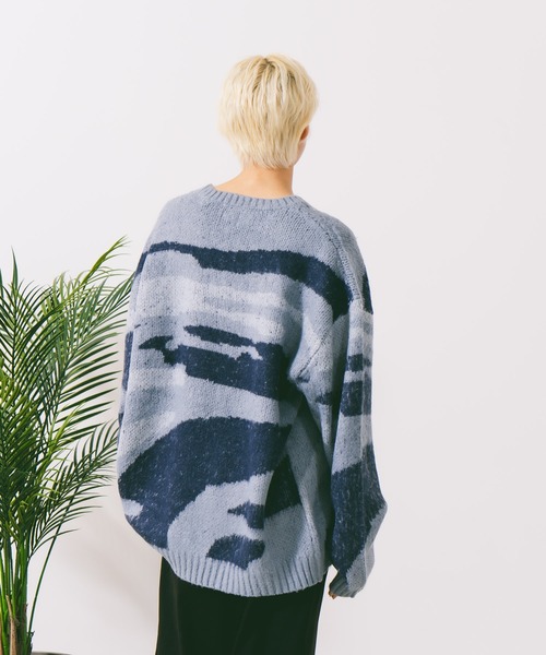 ROUGH TRADE(ラフトレード)の「【ROUGH TRADE/ラフトレード】モヘアライク クルーネックマーブル柄ニット(ニット/セーター・メンズ・グレー系その他/ブルー系その他/オレンジ系その他・MEDIUM/LARGE/X-LARGE)」の12枚目の写真