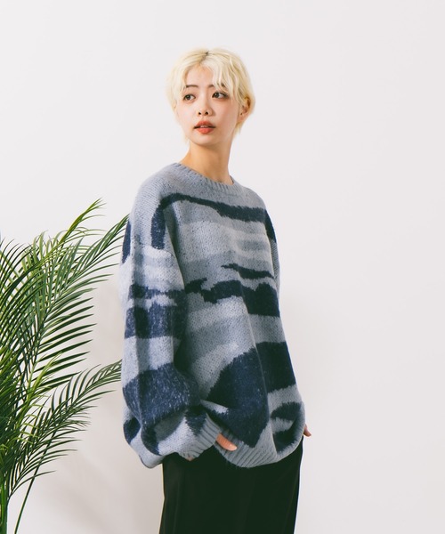 ROUGH TRADE(ラフトレード)の「【ROUGH TRADE/ラフトレード】モヘアライク クルーネックマーブル柄ニット(ニット/セーター・メンズ・グレー系その他/ブルー系その他/オレンジ系その他・MEDIUM/LARGE/X-LARGE)」の13枚目の写真