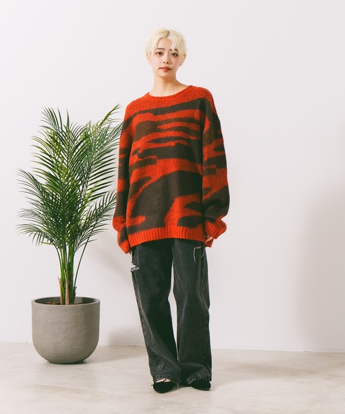 ROUGH TRADE(ラフトレード)の「【ROUGH TRADE/ラフトレード】モヘアライク クルーネックマーブル柄ニット(ニット/セーター・メンズ・グレー系その他/ブルー系その他/オレンジ系その他・MEDIUM/LARGE/X-LARGE)」の14枚目の写真