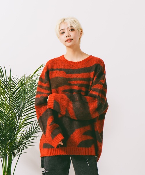 ROUGH TRADE(ラフトレード)の「【ROUGH TRADE/ラフトレード】モヘアライク クルーネックマーブル柄ニット(ニット/セーター・メンズ・グレー系その他/ブルー系その他/オレンジ系その他・MEDIUM/LARGE/X-LARGE)」の16枚目の写真