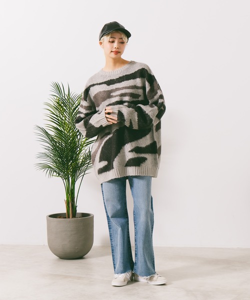 ROUGH TRADE(ラフトレード)の「【ROUGH TRADE/ラフトレード】モヘアライク クルーネックマーブル柄ニット(ニット/セーター・メンズ・グレー系その他/ブルー系その他/オレンジ系その他・MEDIUM/LARGE/X-LARGE)」の4枚目の写真