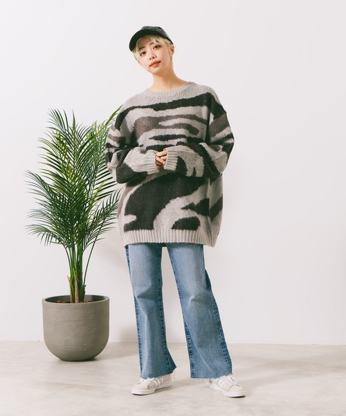 ROUGH TRADE(ラフトレード)の「【ROUGH TRADE/ラフトレード】モヘアライク クルーネックマーブル柄ニット(ニット/セーター・メンズ・グレー系その他/ブルー系その他/オレンジ系その他・MEDIUM/LARGE/X-LARGE)」の5枚目の写真