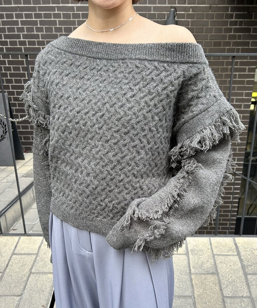 mline（エムライン）の「[mline]オフショルフリンジニット（パーカー・レディース・アイボリー/チャコールグレー/ベージュ・FREE）」の10枚目の写真