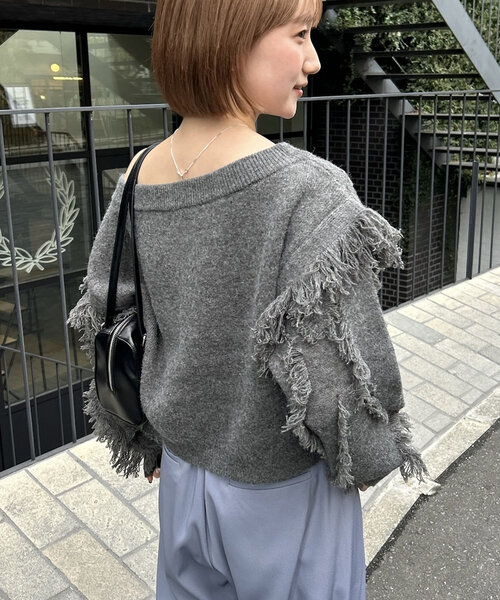 mline（エムライン）の「[mline]オフショルフリンジニット（パーカー・レディース・アイボリー/チャコールグレー/ベージュ・FREE）」の14枚目の写真
