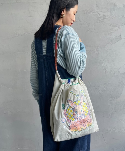 Ball&Chain（ボールアンドチェーン）の「[BALL&CHAIN/ボールアンドチェーン] D.M.RABBIT 刺繍デザインナイロントートバッグ（トートバッグ・レディース・ラベンダー/ライトグレー・M）」の8枚目の写真
