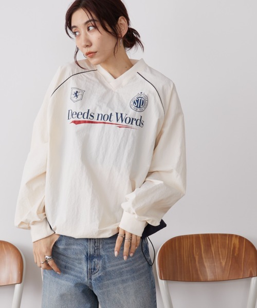 Auntie Rosa Holiday(アンティローザホリデー)の「バイカラーゲーミングナイロントップス(Tシャツ/カットソー・レディース・チャコールグレー/アイボリー・FREE)」の3枚目の写真