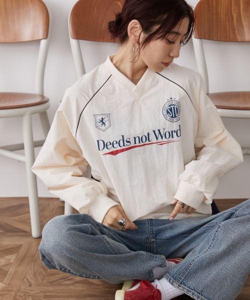 Auntie Rosa Holiday(アンティローザホリデー)の「バイカラーゲーミングナイロントップス(Tシャツ/カットソー・レディース・チャコールグレー/アイボリー・FREE)」の12枚目の写真
