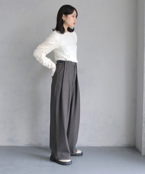 cheriella（シェリエラ）の「【cheriella】ベルト付きタックワイドパンツ BELTED TUCK WIDE PANTS（その他パンツ・レディース・グレー/ブラウン/ブラック・M/S）」の14枚目の写真